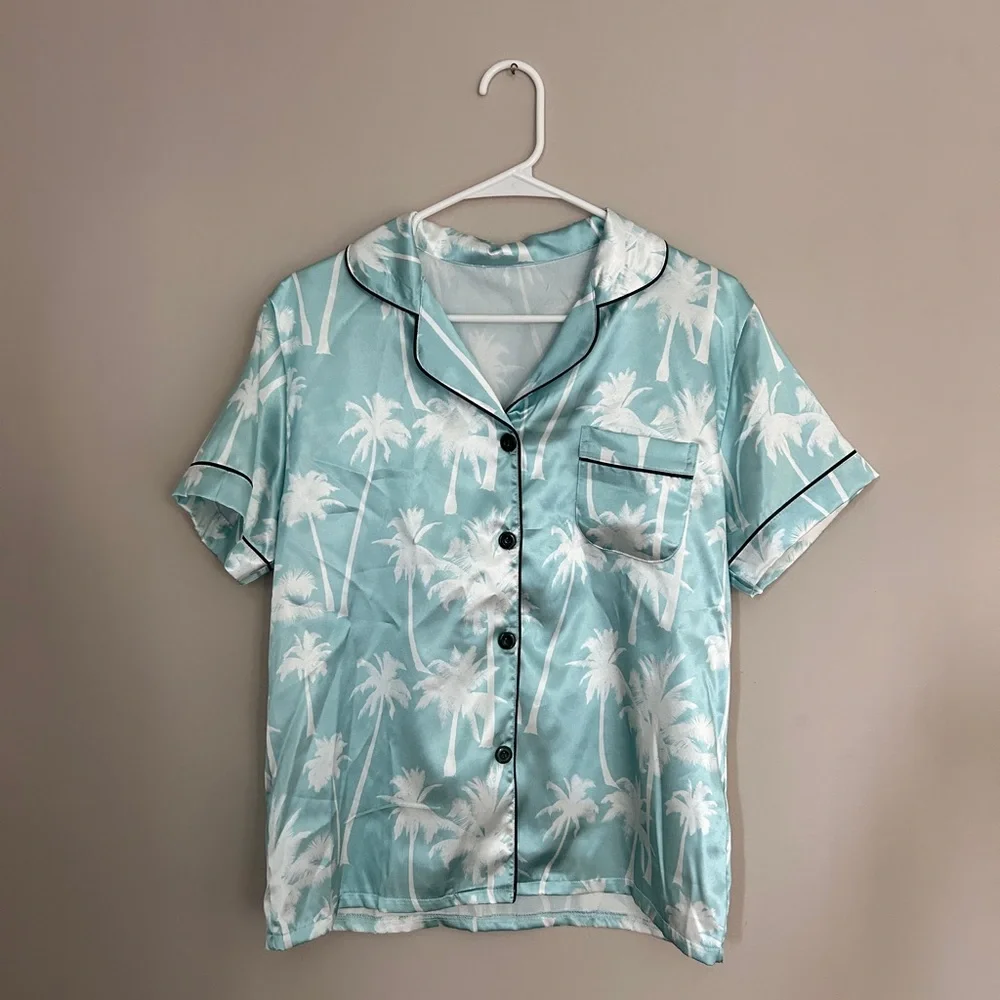 Kirklands Light Blue Palm Print Pajama Set for wedding - Picture 3 of 6